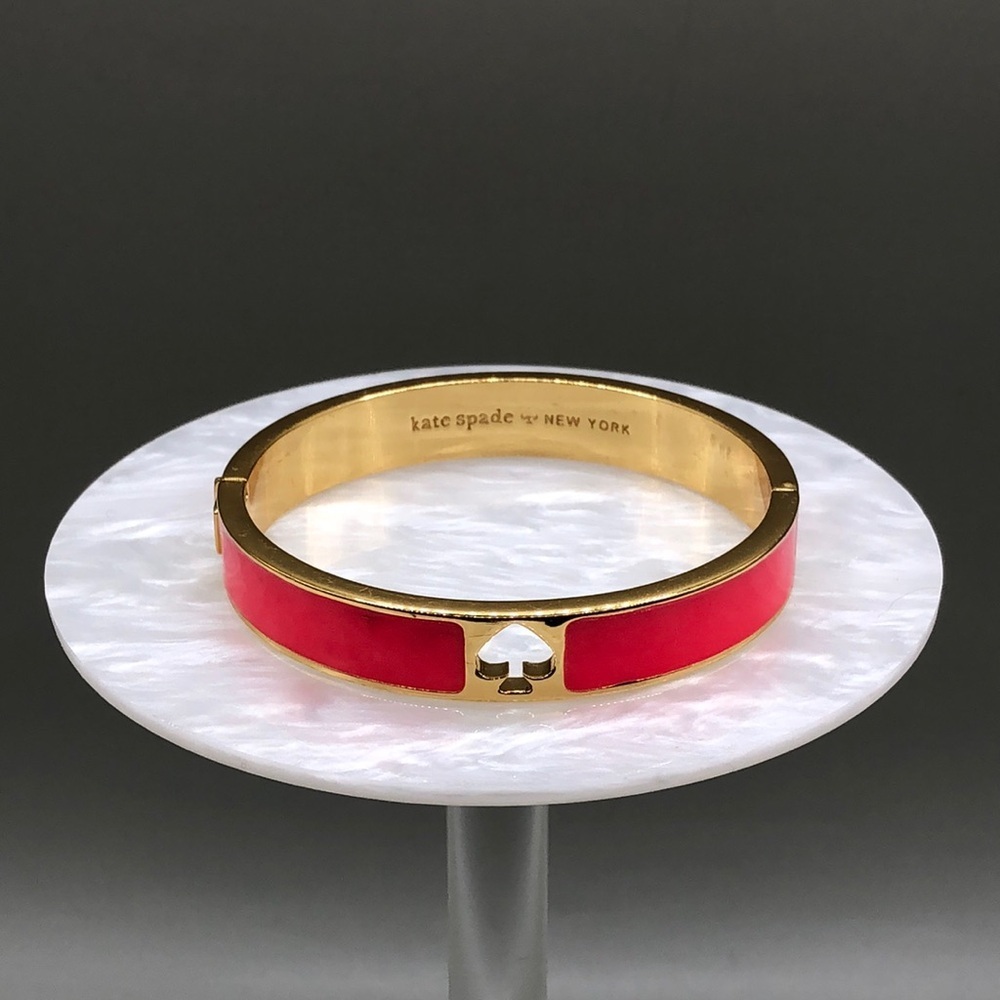 Kate Spade Everyday Spade Coral Gold Hinged Bangle Bracelet Logo Spade Cut Out